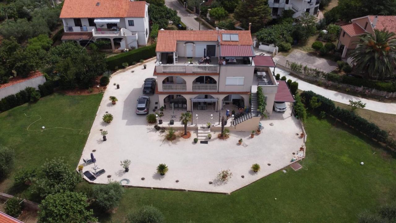 Villa Meli - Apartments Mit Meerblick Medulin Exterior photo